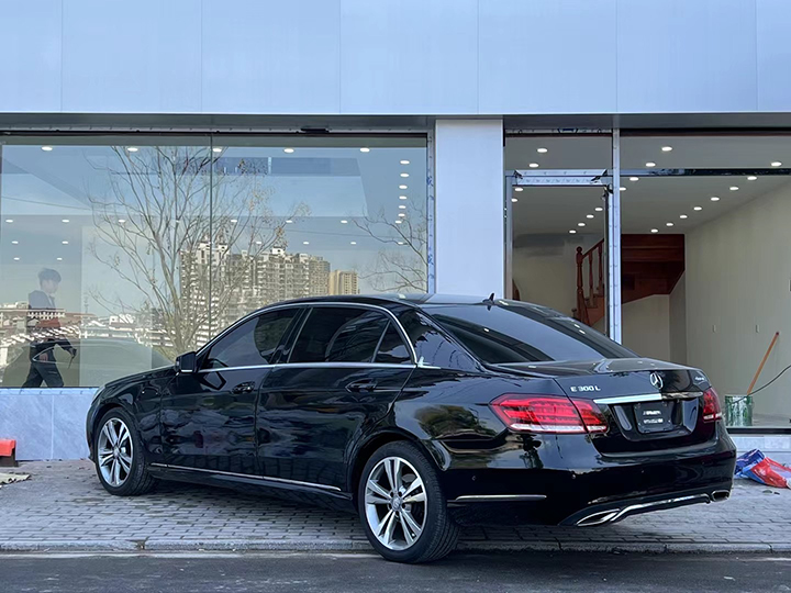 奔驰E300